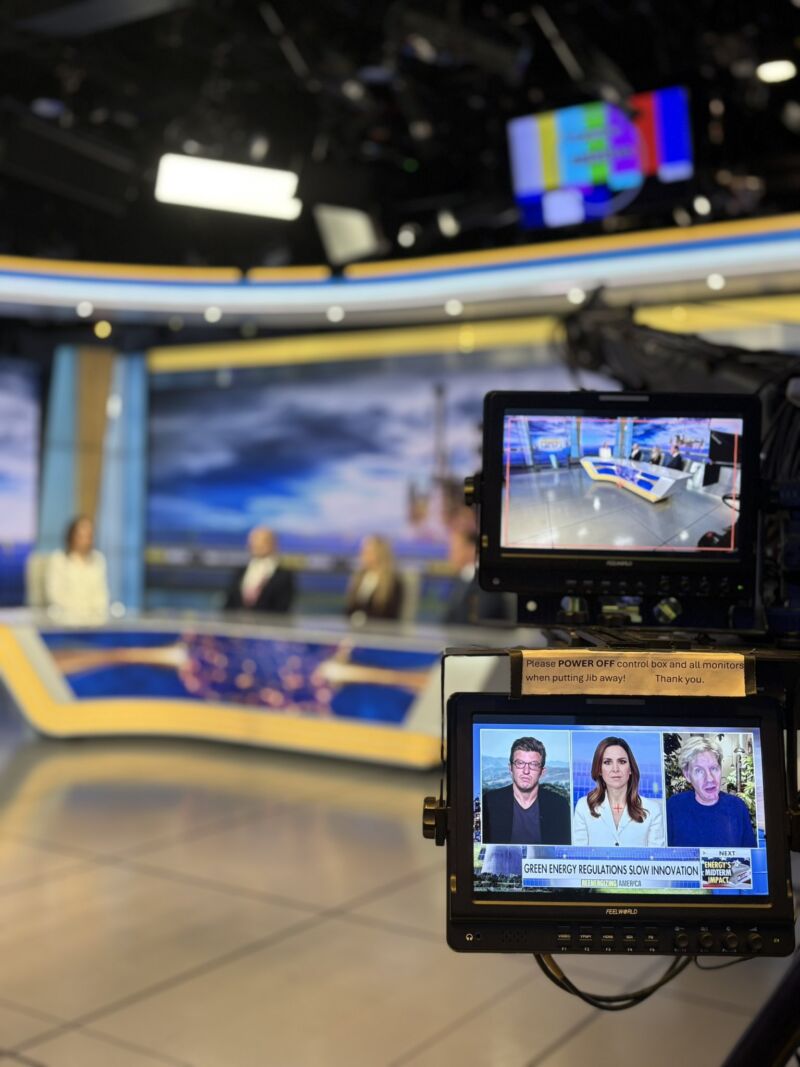 Image for the Tweet beginning: Behind the scenes from #ReenergizingAmerica